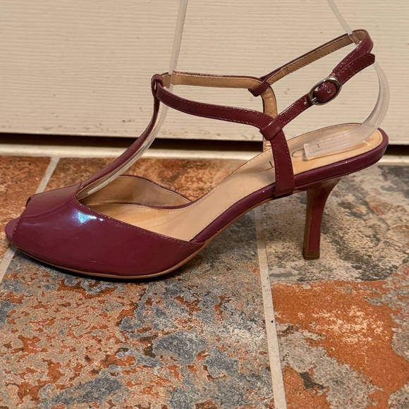 🎁LOFT Beautiful Burgundy/Light Mauve T-Strap Peep-Toe Heels! - Picture 4 of 11